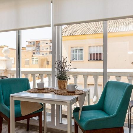 Apartamentos Lola Beach Málaga Buitenkant foto