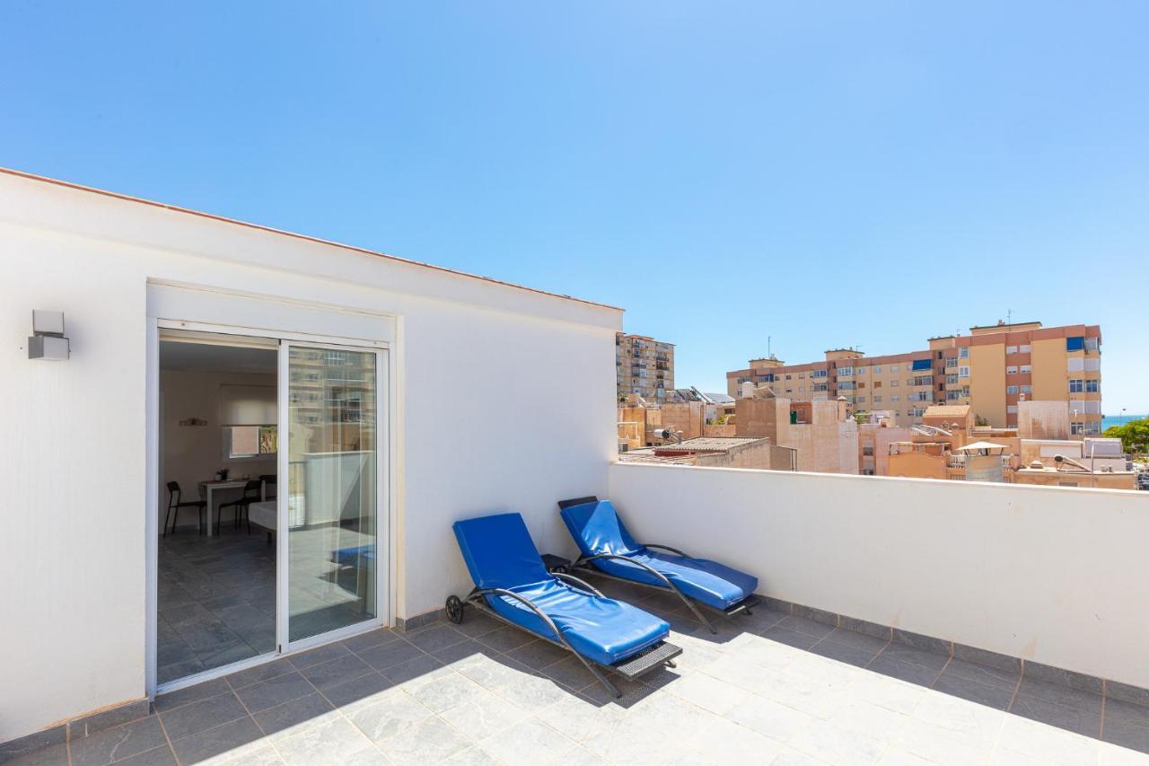 Apartamentos Lola Beach Málaga Buitenkant foto